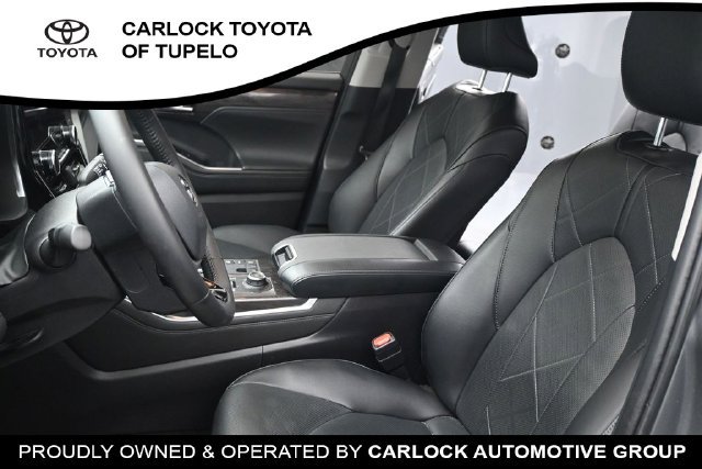 Used 2025 Toyota Highlander Platinum AWD/4WD image 21