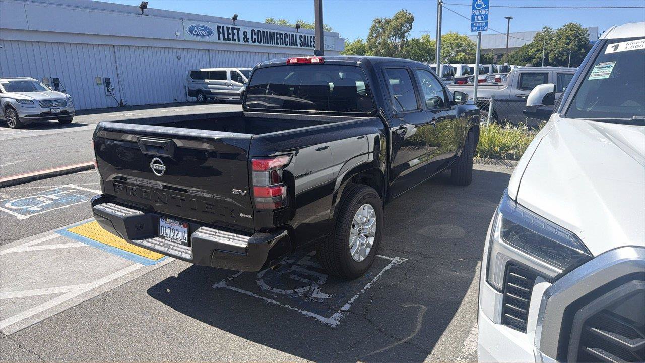Used 2022 Nissan Frontier SV RWD image 4