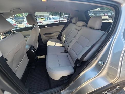 Used 2022 Kia Sportage LX AWD/4WD image 7