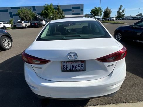 Used 2018 MAZDA MAZDA3 Sport FWD image 5