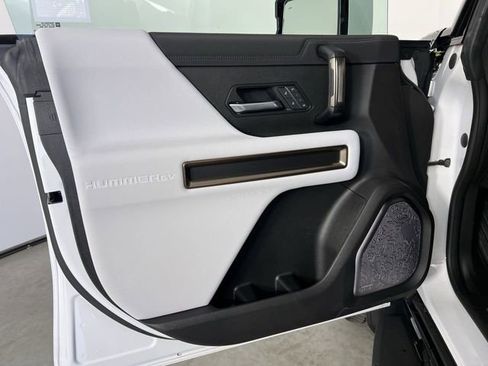 Used 2025 GMC Hummer EV 3X w/ LPO, Sport Package image 23