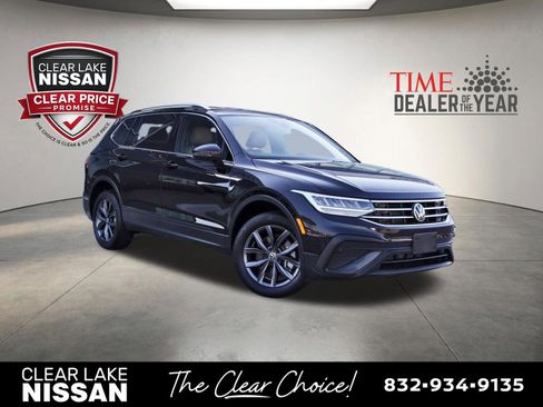 Used 2022 Volkswagen Tiguan SE FWD image 1