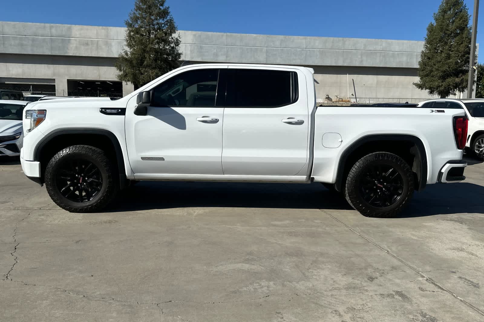 Used 2022 GMC Sierra 1500 Elevation AWD/4WD image 17