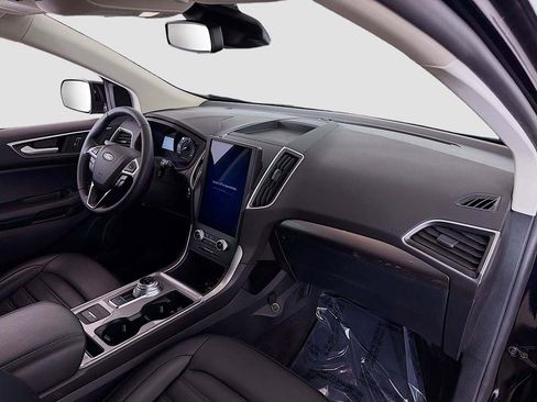 Used 2024 Ford Edge SEL w/ Convenience Package image 17