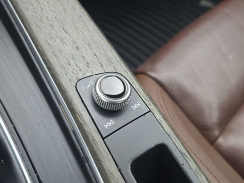 Used 2018 Audi A4 2.0T Ultra Premium w/ Convenience Package image 24