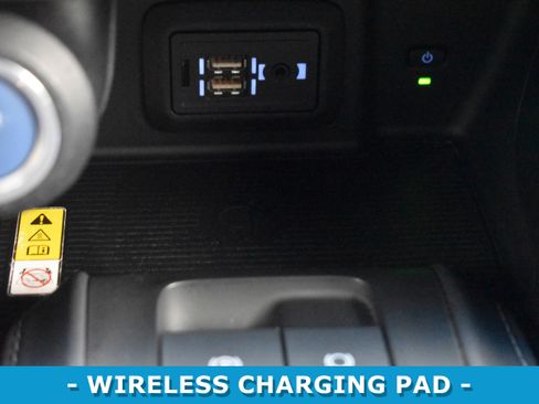 Used 2021 Toyota Venza Limited image 24