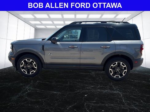 Used 2023 Ford Bronco Sport Outer Banks w/ Tech Package AWD/4WD image 2