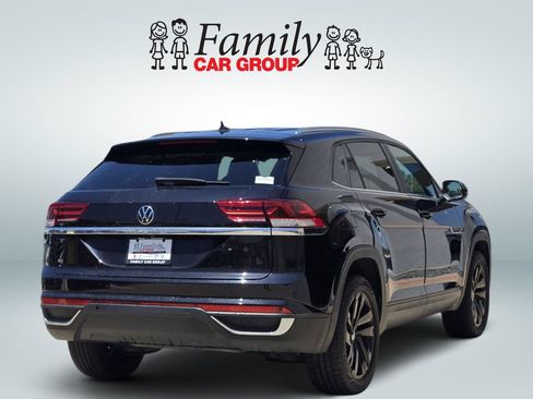 Used 2023 Volkswagen Atlas Cross Sport SE w/ Black Wheel Package FWD image 4