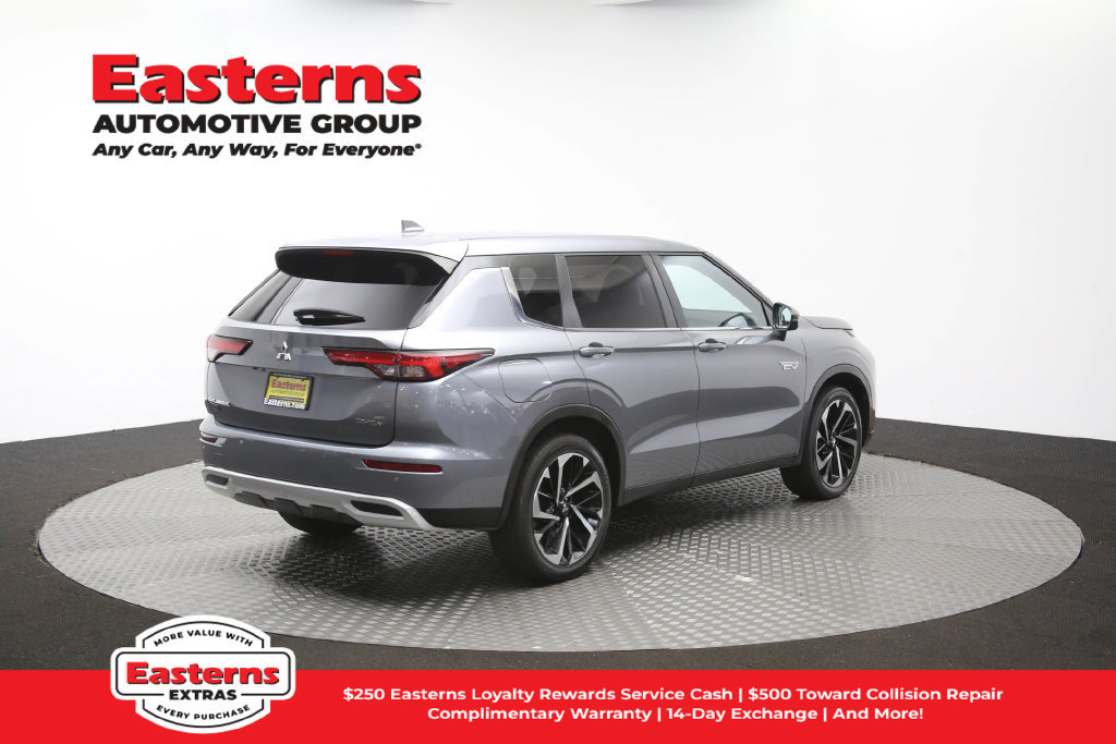 Used 2023 Mitsubishi Outlander SE AWD/4WD image 42