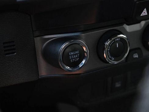 Used 2021 Toyota Tacoma TRD Off-Road image 35