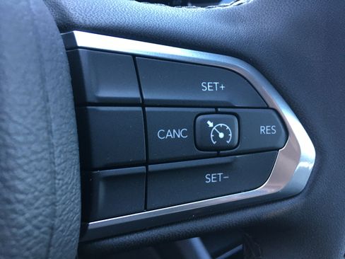 New 2026 Jeep Compass Latitude image 11