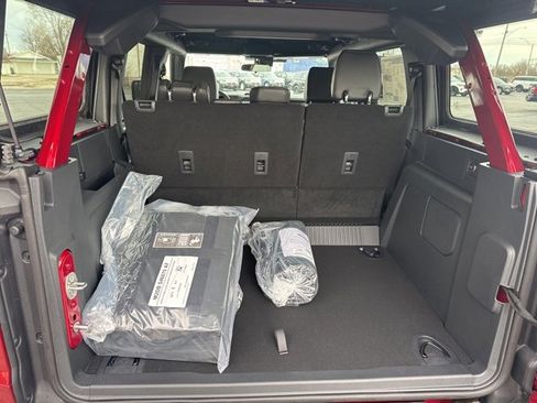 New 2025 Ford Bronco Badlands image 12