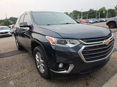 Used 2020 Chevrolet Traverse LT w/ Driver Confidence II Package AWD/4WD image 2
