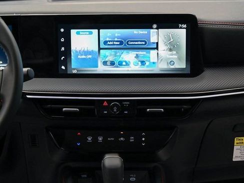 New 2025 Nissan Kicks SR w/ Illumination Package image 23