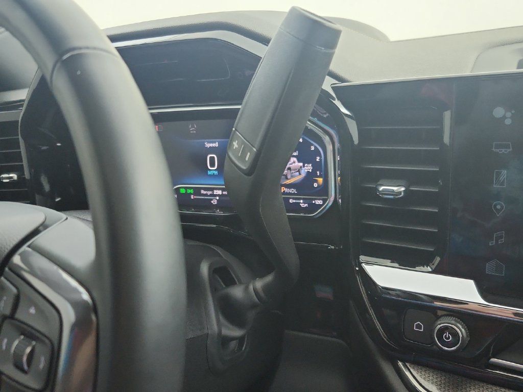 Used 2025 Chevrolet Silverado 2500 ZR2 w/ Technology Package AWD/4WD image 23