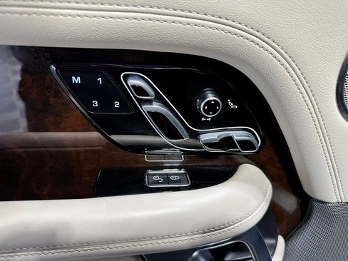 Used 2020 Land Rover Range Rover HSE image 14