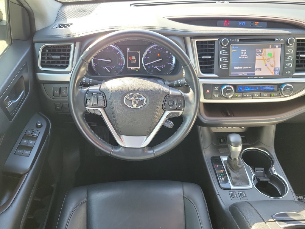 Used 2019 Toyota Highlander XLE FWD image 20