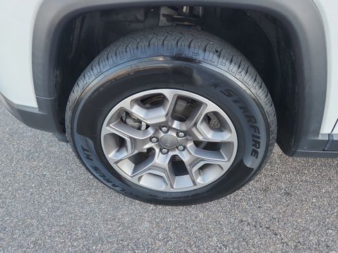 Used 2022 Jeep Compass Latitude image 27