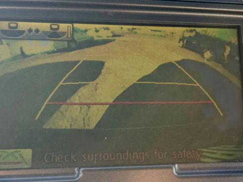 Used 2011 Toyota Sienna XLE w/ XLE Navigation Pkg image 22