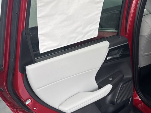 New 2025 Mitsubishi Outlander SE image 28