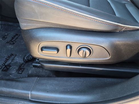 Used 2021 Chevrolet TrailBlazer RS w/ Sun and Liftgate Package image 12