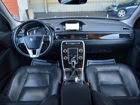 Used 2016 Volvo XC70 T5 Premier w/ Proximity Package FWD image 14