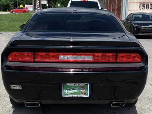 Used 2014 Dodge Challenger SXT RWD image 4
