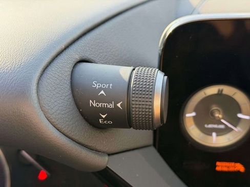 Certified 2023 Lexus ES 250 250 w/ Premium Package image 28