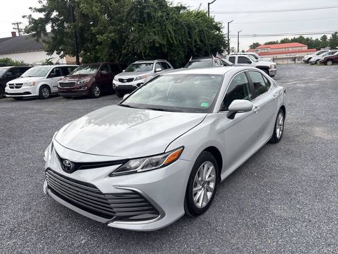 Used 2023 Toyota Camry LE w/ Convenience Package FWD image 10