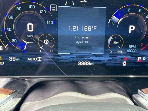 Used 2025 Chevrolet Suburban High Country AWD/4WD image 21