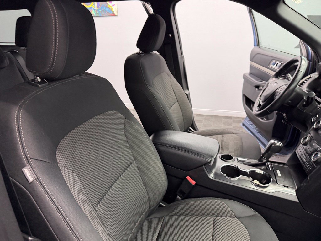 Used 2018 Ford Explorer XLT FWD image 52