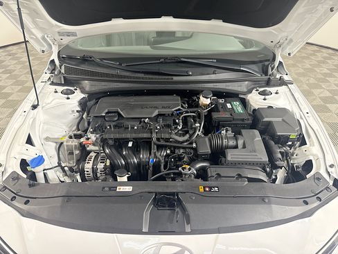 Used 2024 Hyundai Elantra SE FWD image 38