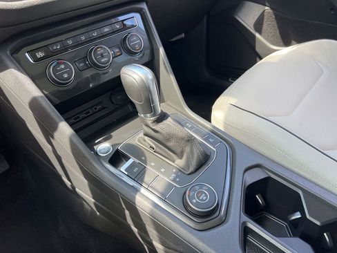 Used 2019 Volkswagen Tiguan SEL Premium AWD/4WD image 19
