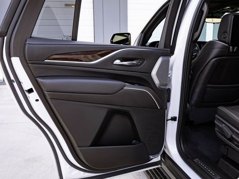 Used 2021 Cadillac Escalade Sport Platinum image 31