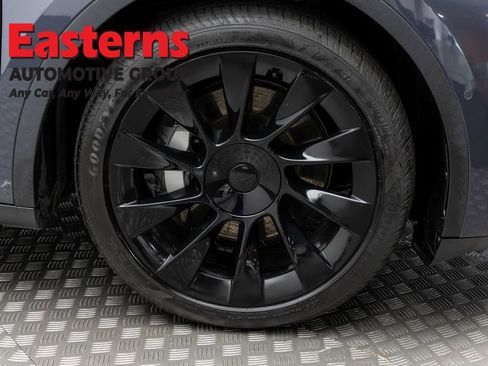 Used 2022 Tesla Model Y Long Range AWD/4WD image 25