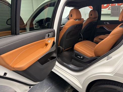 Used 2019 BMW X7 xDrive40i w/ Premium Package image 6