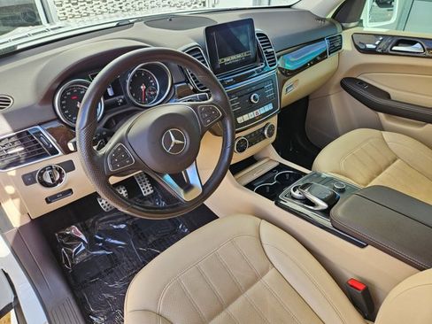 Used 2019 Mercedes-Benz GLE 400 4MATIC image 11