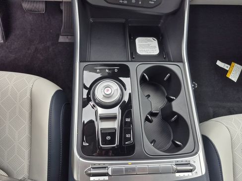 New 2026 Kia Carnival SX image 9