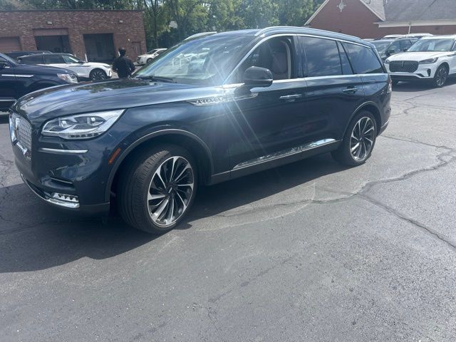 Used 2023 Lincoln Aviator Reserve w/ Equipment Group 201A AWD/4WD image 4