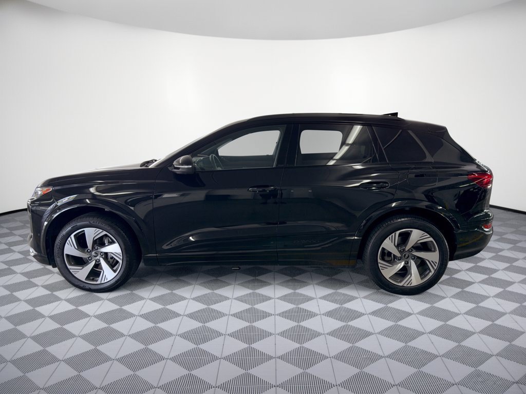 Used 2025 Audi Q6 e-tron Premium Plus w/ Premium Plus AWD/4WD image 2