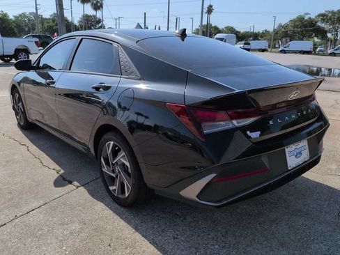 Used 2025 Hyundai Elantra Sport FWD image 6