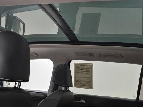 Used 2023 Volkswagen Tiguan SE FWD image 21