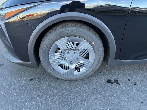 New 2025 Kia K4 LX image 12