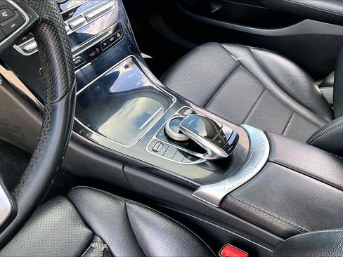 Used 2015 Mercedes-Benz C 300 Sedan image 17