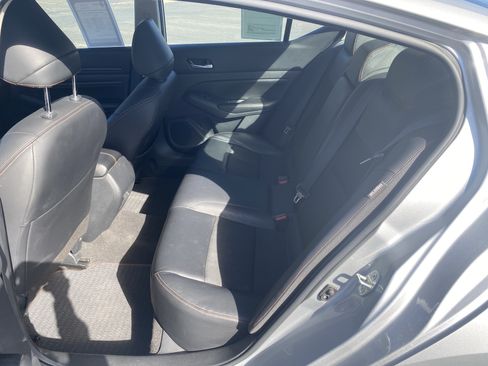Used 2022 Nissan Altima 2.5 SR AWD/4WD image 18