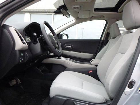 Used 2021 Honda HR-V EX image 5