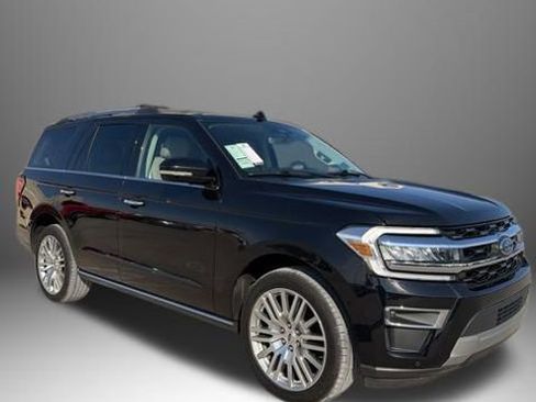 Used 2024 Ford Expedition Limited image 4
