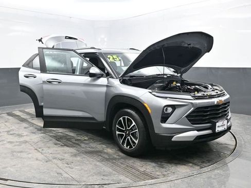 Used 2025 Chevrolet TrailBlazer LT w/ Driver Confidence Package image 41