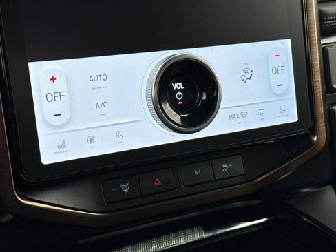 Used 2023 Ford F150 Lightning Lariat image 19