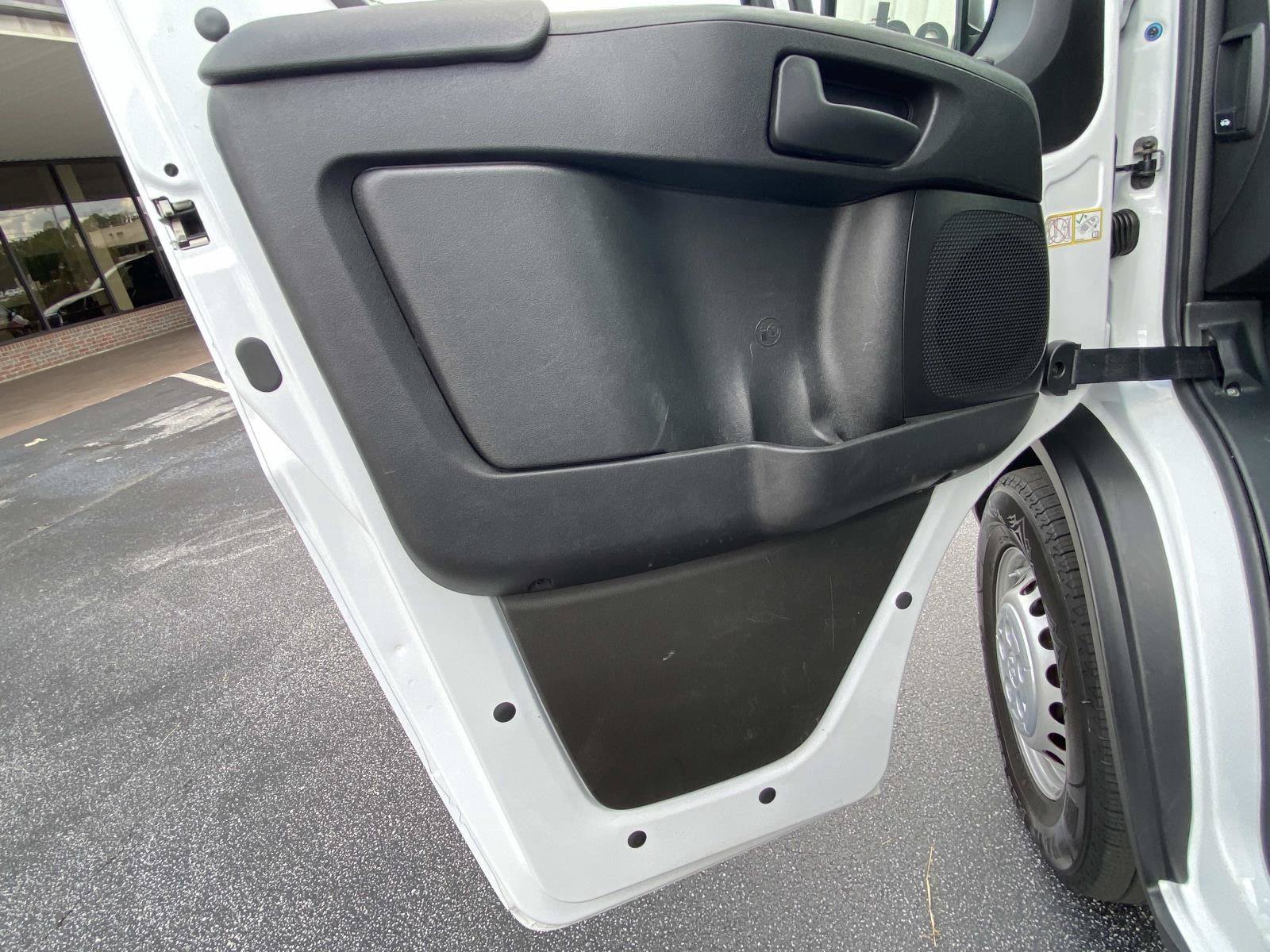 Used 2025 RAM ProMaster 2500 w/ Convenience Group FWD image 19